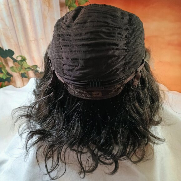 EUC: ANDRIA Hair 16" Black Short Bob Lace Front Wavy Wig - Picture 5 of 6